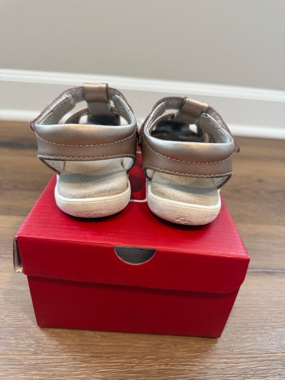 See Kai Run Metallic Rose Gold Gloria V Sandals, Toddler 10 - Picture 5 of 9
